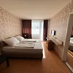 Hotel Part