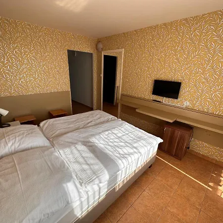 Hotel Part 2*