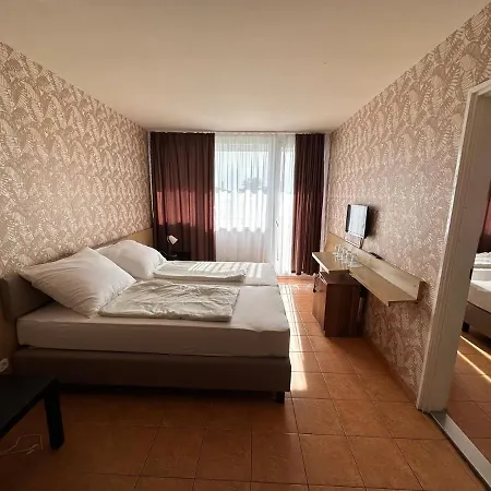 Hotel Part