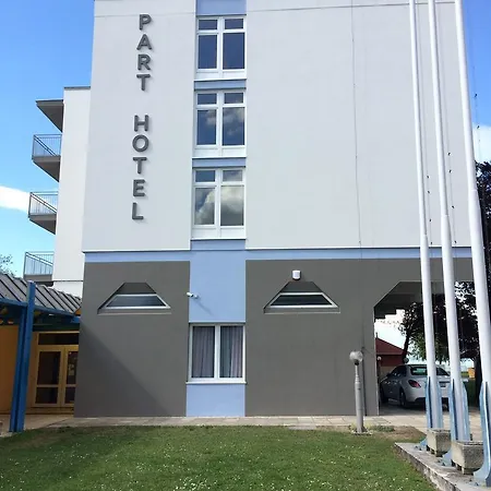 Hotel Part